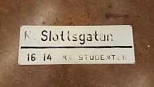 Skyltar i slitet skick!