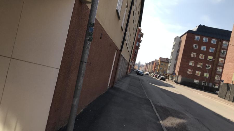 Trottoaren uppgrävd mellan 22 April och 2 Maj 2019.