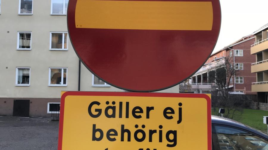 Nya skyltar vid parkeringen!